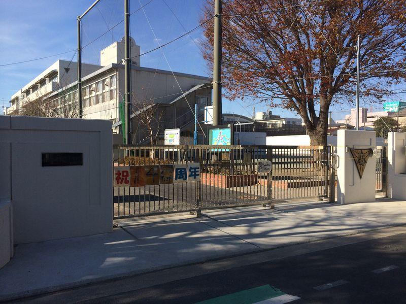 Primary school. 30m to market elementary school