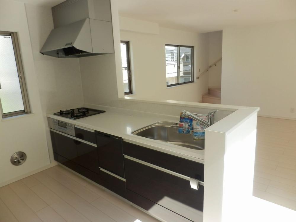 Kitchen. Kitchen (October 2013) Shooting  8 Building is in the kitchen. Since the kitchen space is Yes taking widely, It is very easy to use!