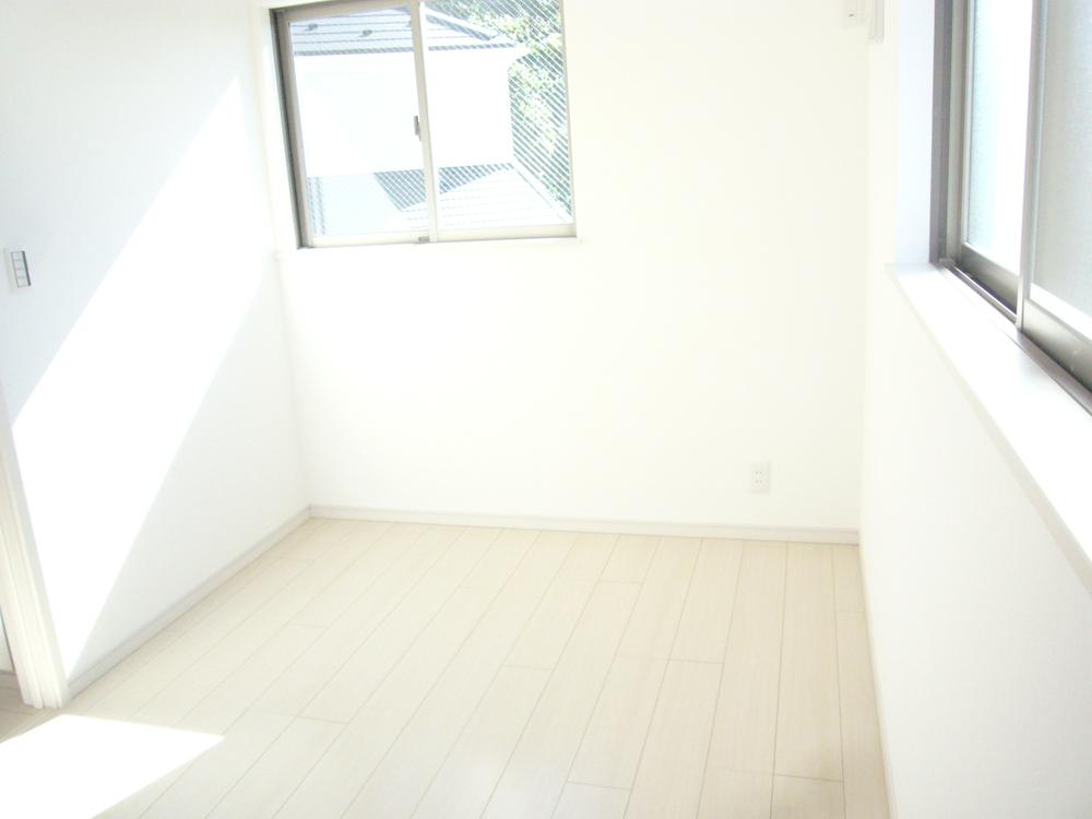 Non-living room. The third floor is 4.6 tatami Western-style. 2013 November 13 shooting Building 3