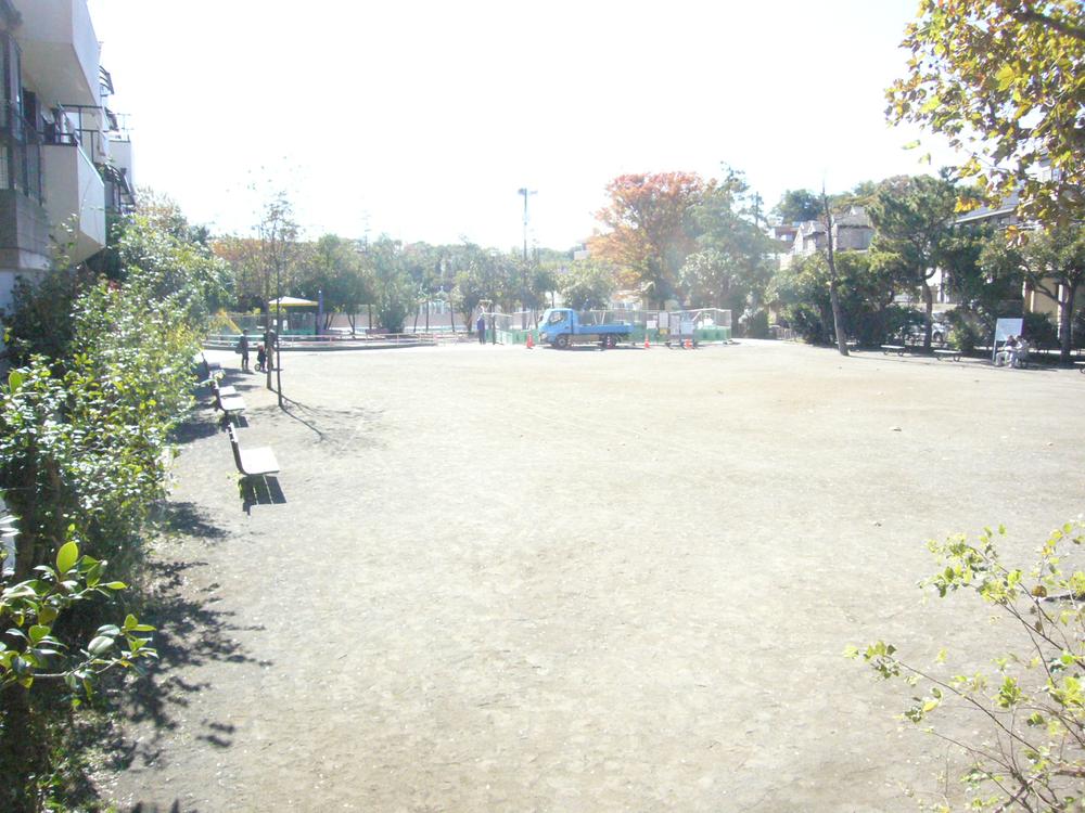 park. Kishitani stroll spot 240m handy to the park. It is also a pool for the summer sales!