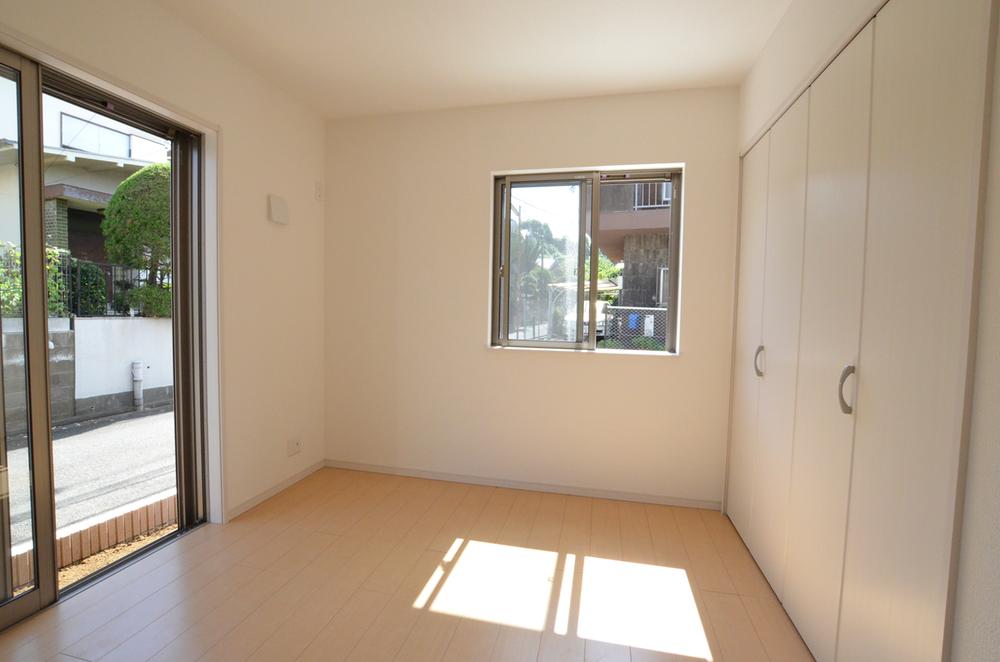 Non-living room. Indoor (09 May 2013) Shooting