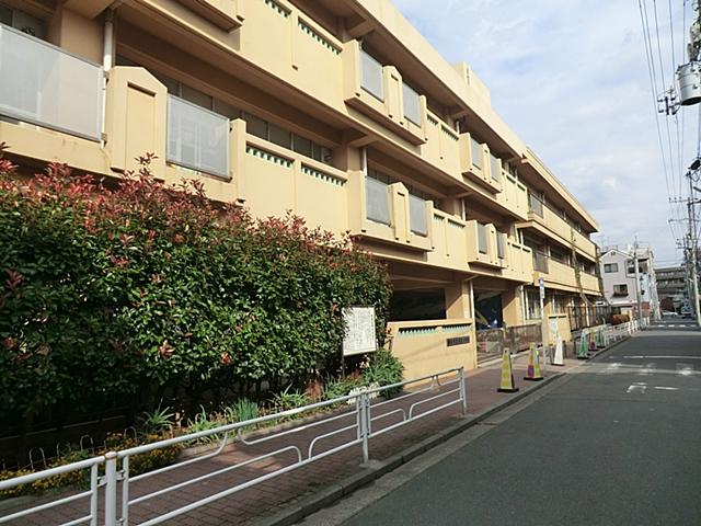 Primary school. 450m to Yokohama Municipal Sueyoshi Elementary School