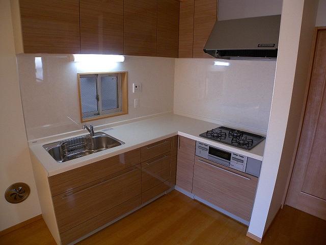 Kitchen.  [Building F] Indoor (11 May 2013) Shooting