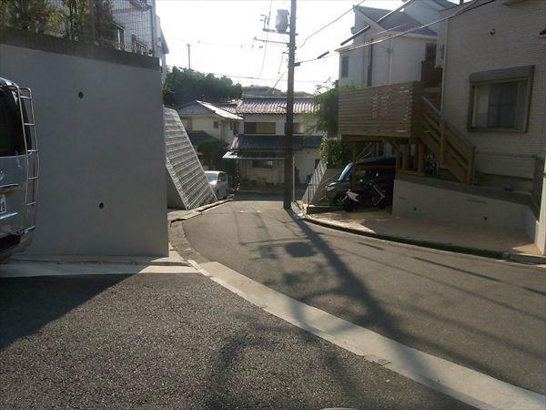 Local photos, including front road. Front road 2