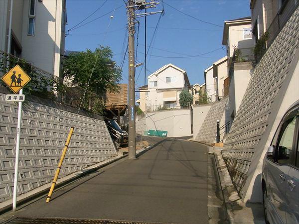 Local photos, including front road. Front road 3