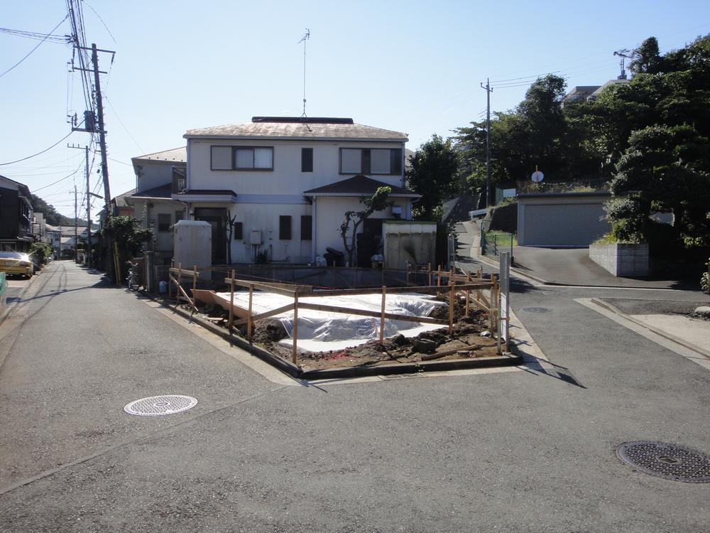 Local photos, including front road. Local shooting