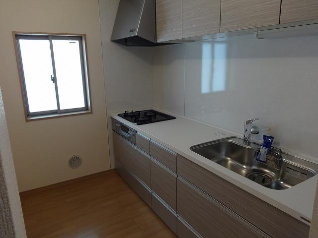 Kitchen. Easy-to-use stand-alone kitchen!