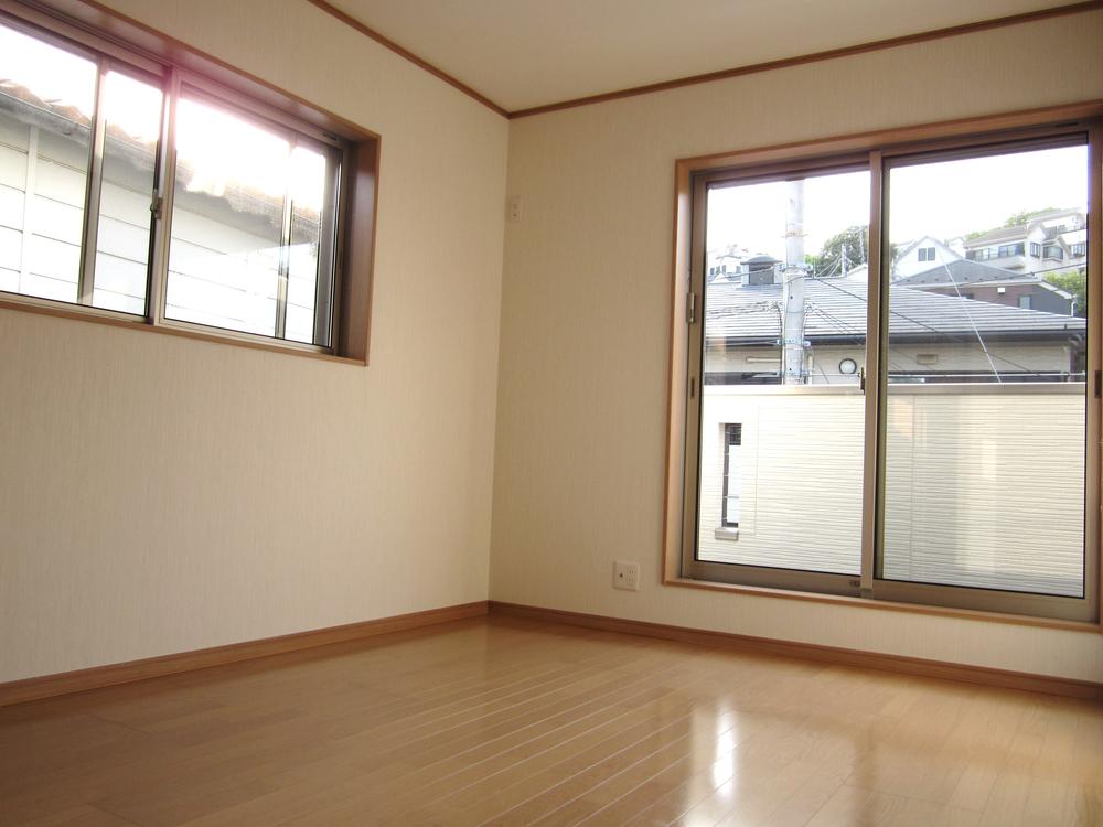 Same specifications photos (Other introspection). Western-style - the same construction company construction cases