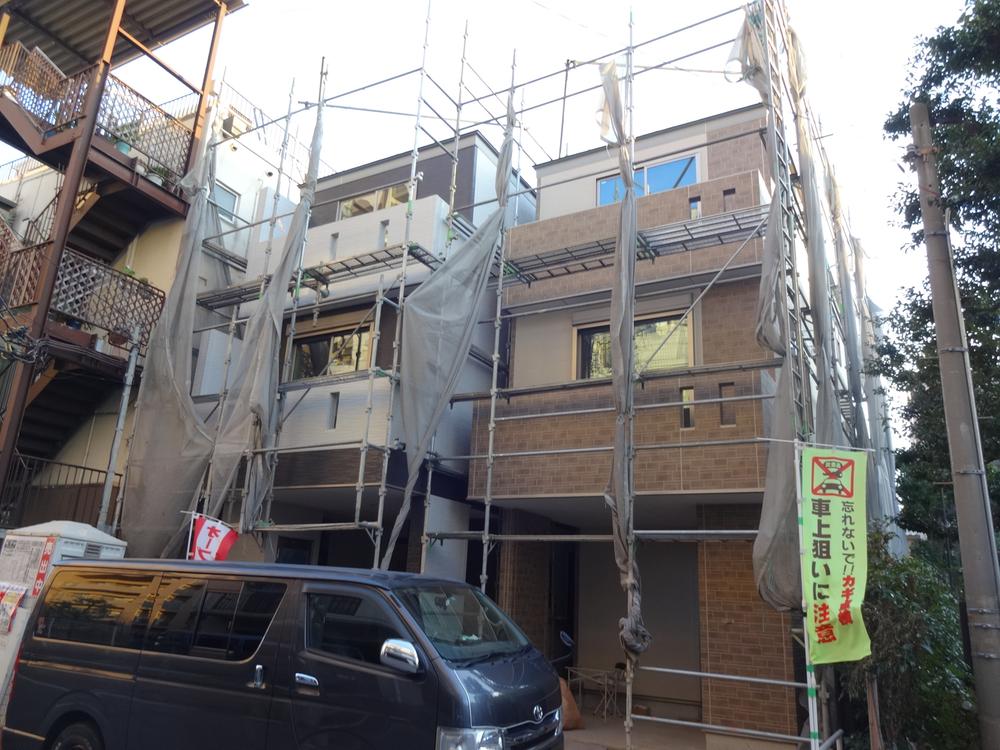 Local appearance photo. Local (12 May 2013) Shooting