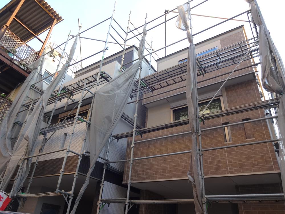 Local appearance photo. Local (12 May 2013) Shooting