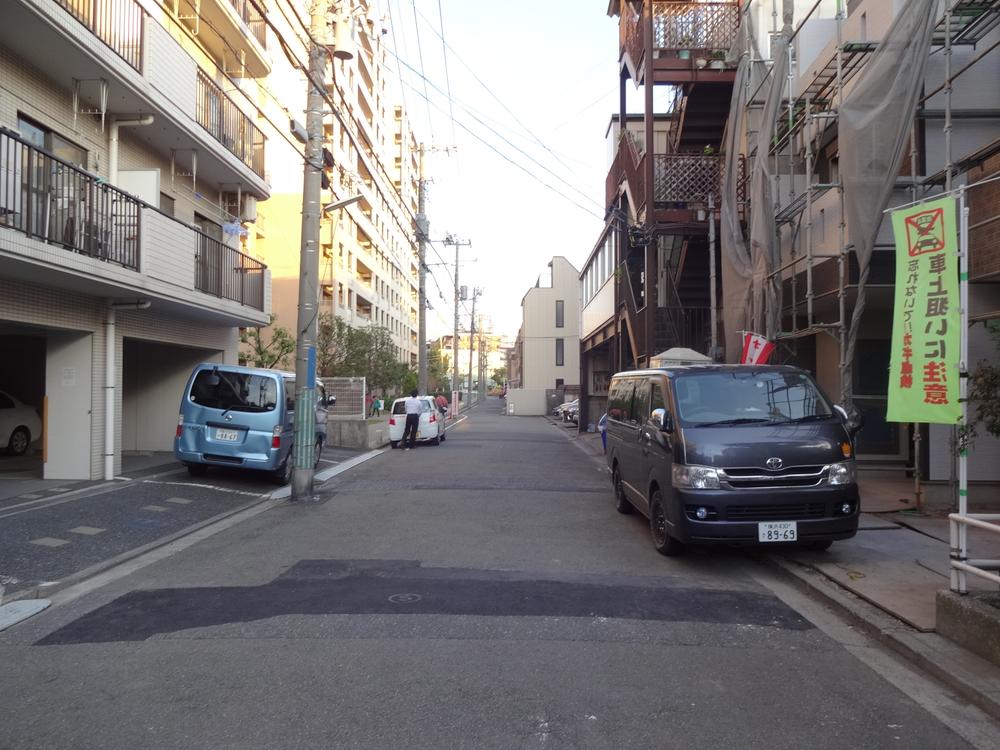 Local photos, including front road. Local (12 May 2013) Shooting