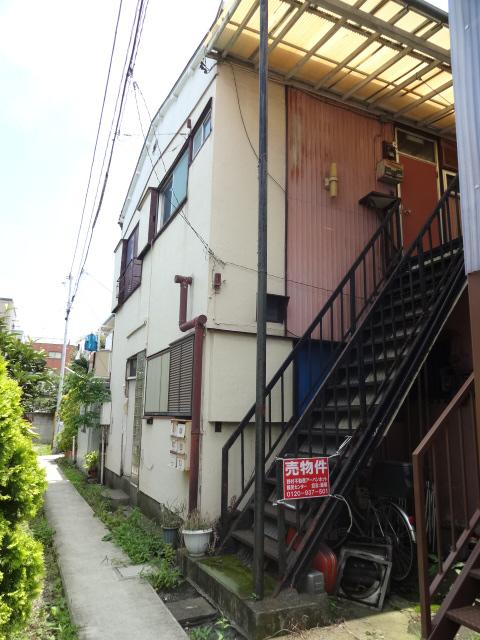 Local photos, including front road. Local (11 May 2013) Shooting