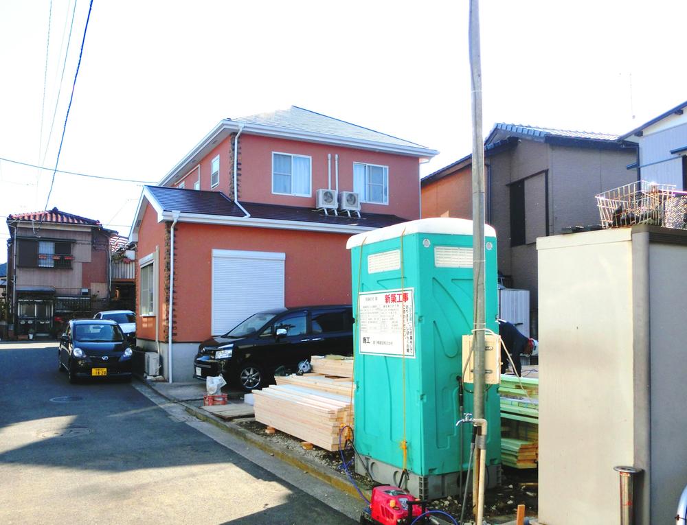 Local photos, including front road. Local 2013.12.13