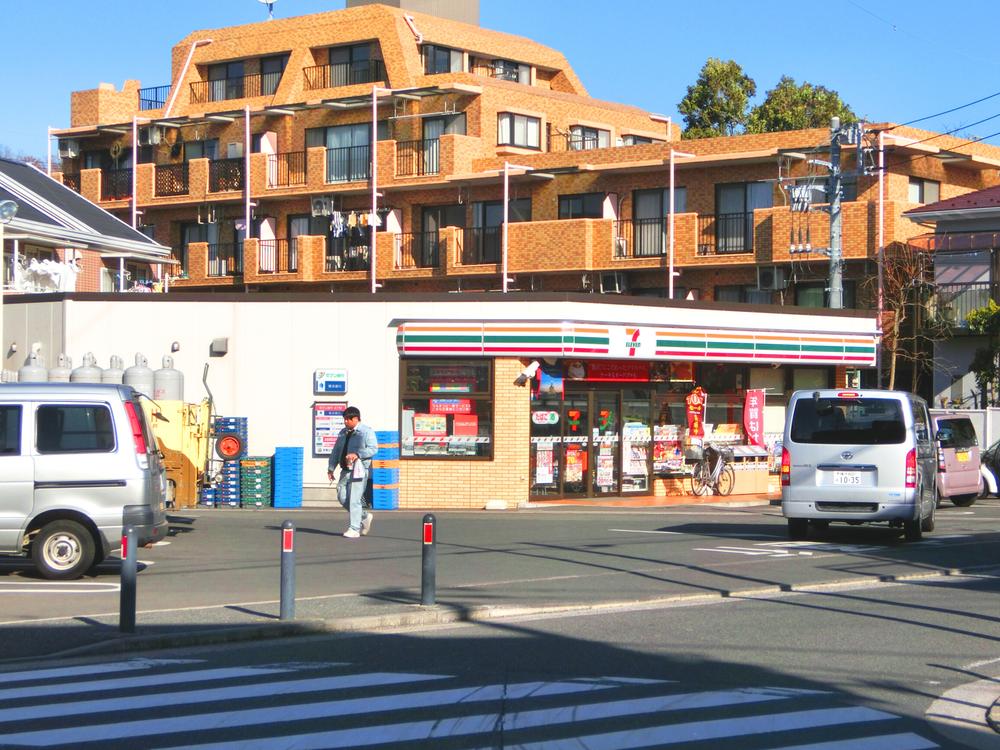 Convenience store. 338m to Seven-Eleven Baba elementary school before