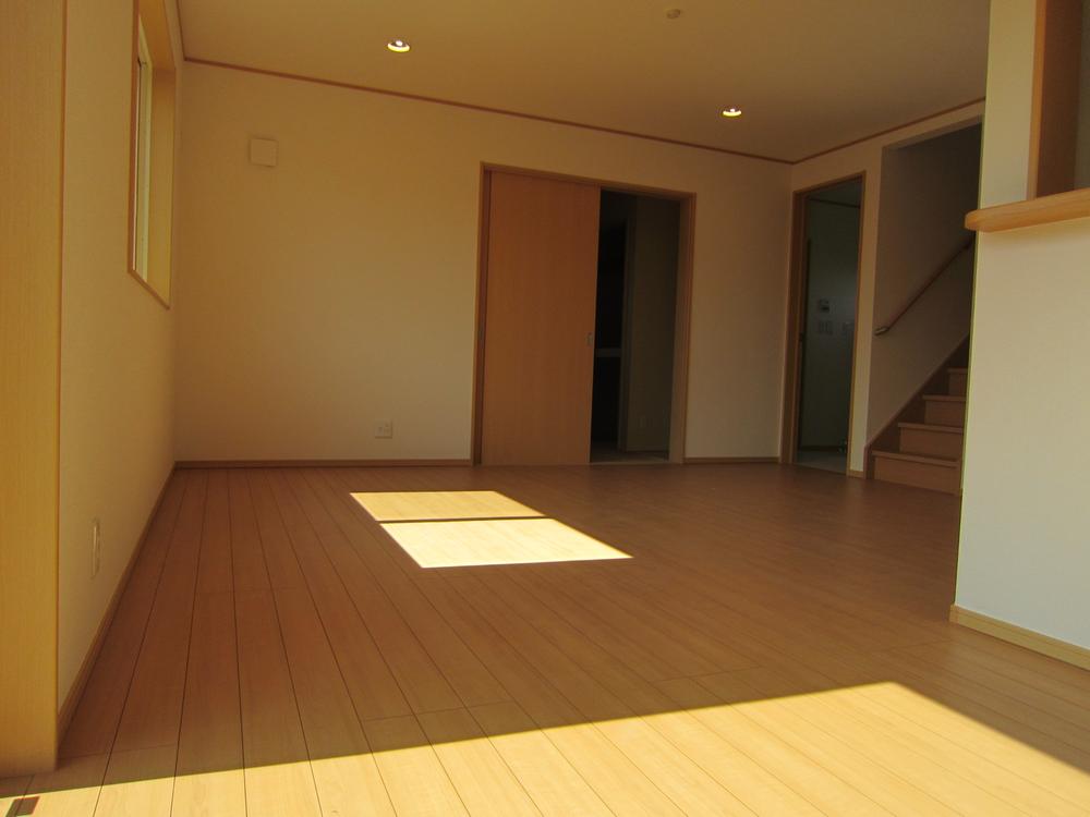 Same specifications photos (living). Same specifications