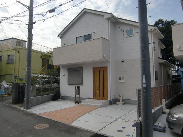 Local appearance photo. Local (11 May 2013) Shooting