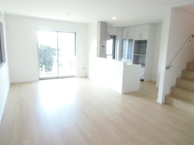 Living. C Building Living (December 2013) Shooting