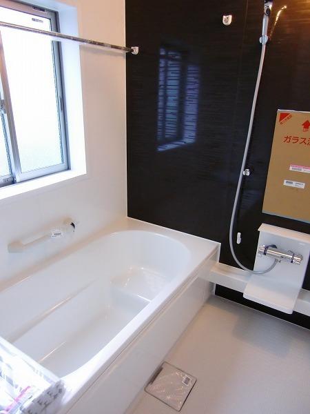 Same specifications photo (bathroom)