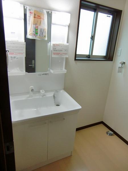 Same specifications photos (Other introspection). Washroom
