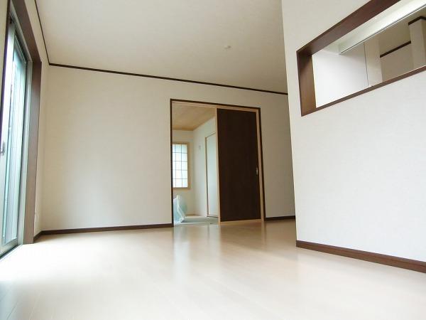 Same specifications photos (living)