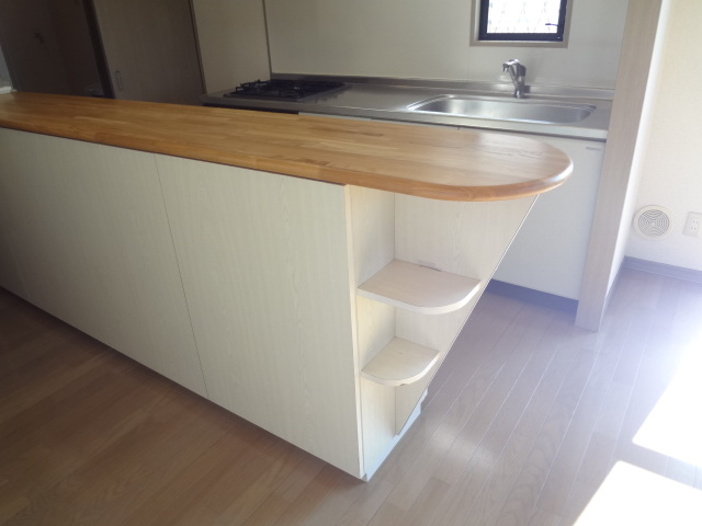 Receipt. Under the counter can be stored a lot.