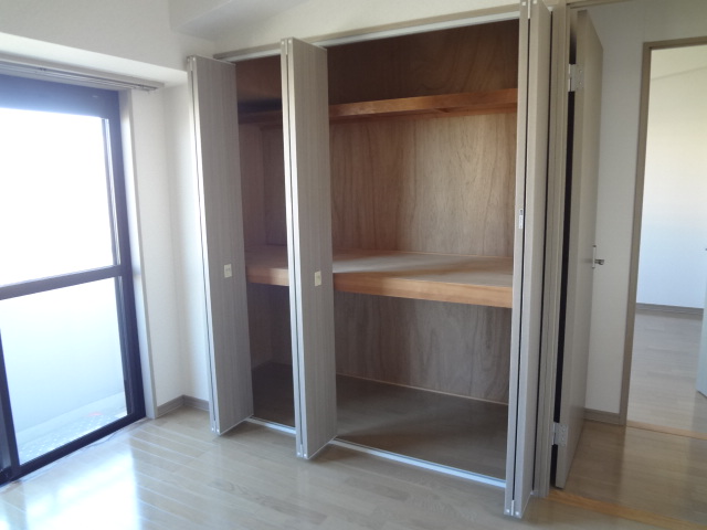 Receipt. It comes with a large storage.