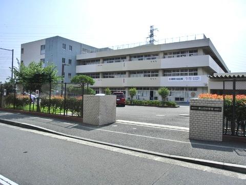 Junior high school. Until Higashiyamata 1500m