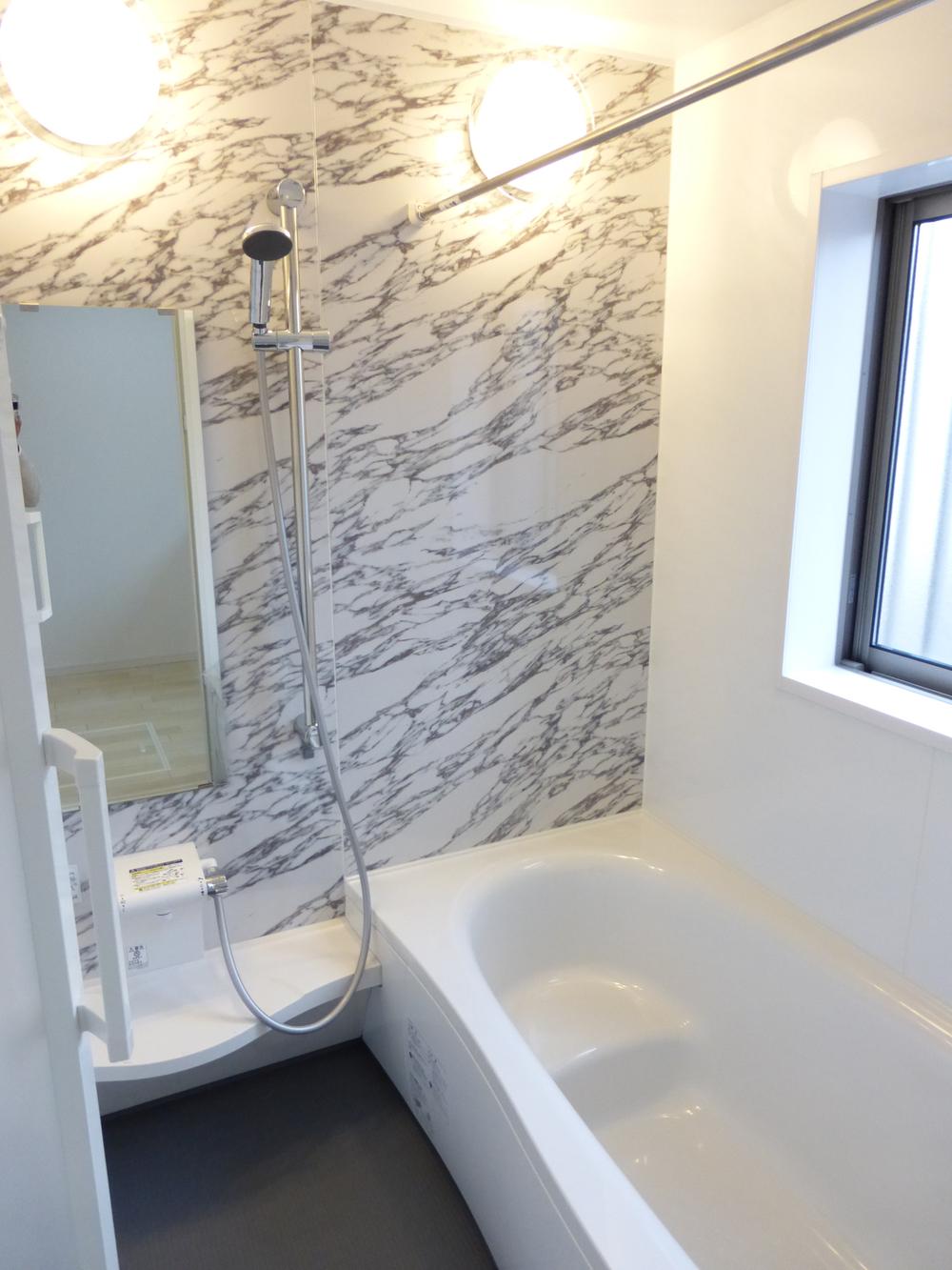 Bathroom. 1 Building Indoor (October 22, 2013) Shooting