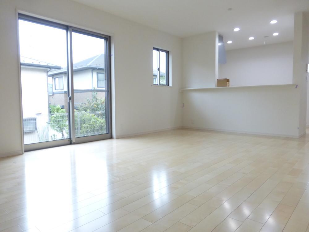 Living. Building 2 Indoor (October 22, 2013) Shooting