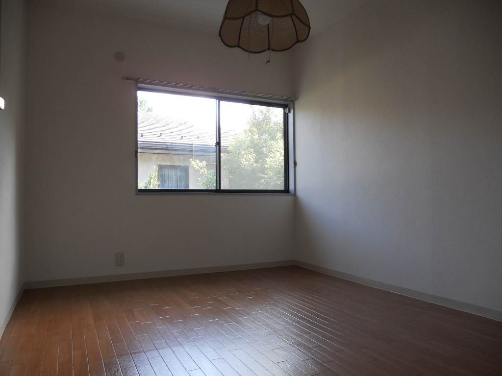 Other room space. 2F6 Pledge Western-style (there are housed in the left-hand side)