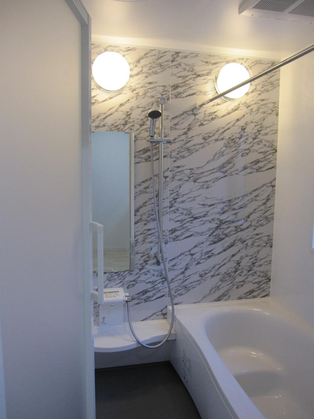 Bathroom. Indoor (12 May 2013) Shooting