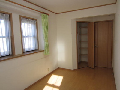 Living and room. West Western-style 5.5 Pledge