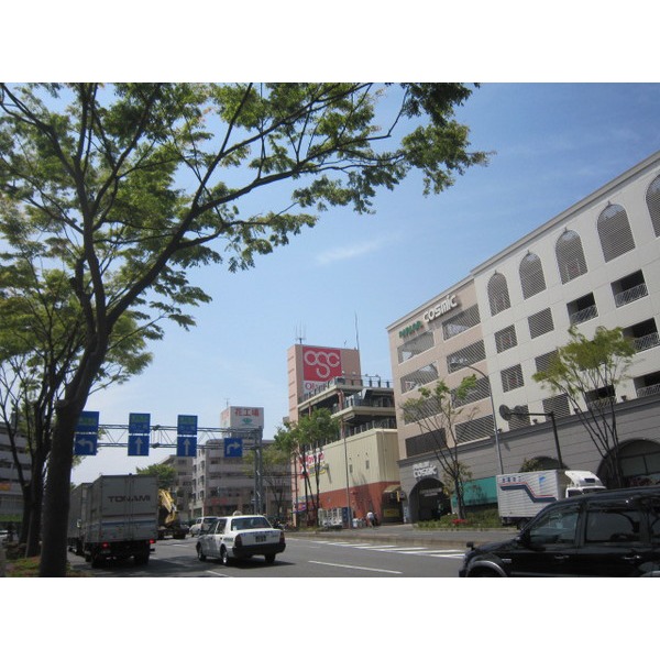 Shopping centre. Continued Hankyu until the (shopping center) 981m