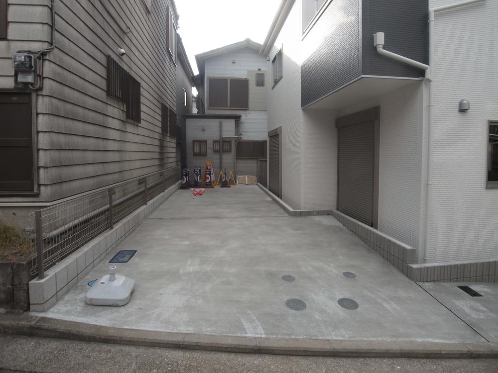 Parking lot. Local (11 May 2013) Shooting