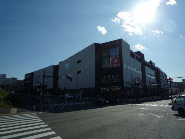 Rental video. Tsutaya bookstore Kohoku Minamo shop 720m up (video rental)