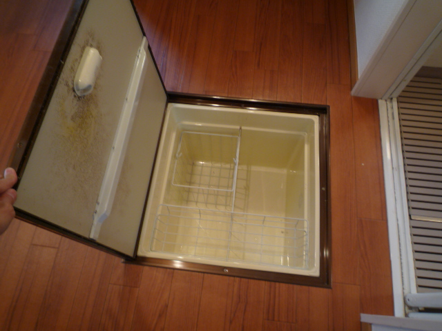 Receipt. Useful underfloor storage