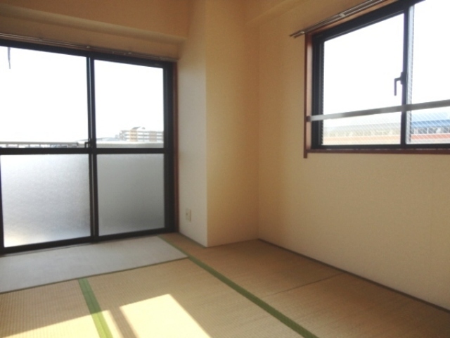 Other room space. Is room