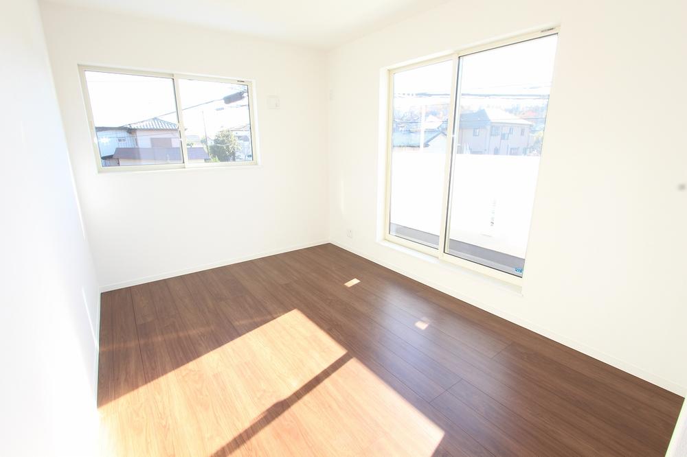 Non-living room. D Building 6.5 Pledge Western-style, It is a good hit sun on the corner room.