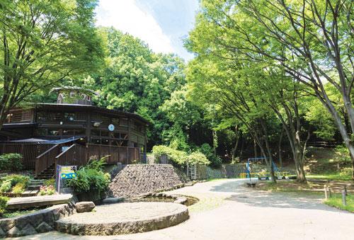 park. 1050m to Kamoike park