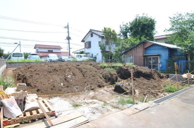 Local appearance photo. Local (12 May 2013) Shooting