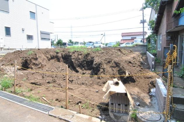 Local appearance photo. Local (12 May 2013) Taking