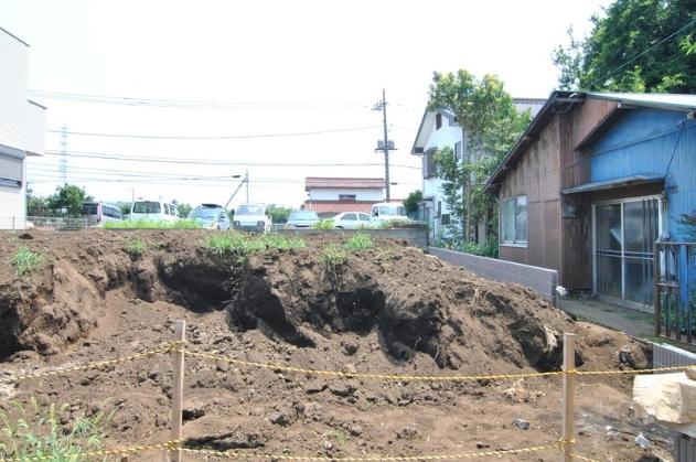 Local appearance photo. Local (12 May 2013) Shooting