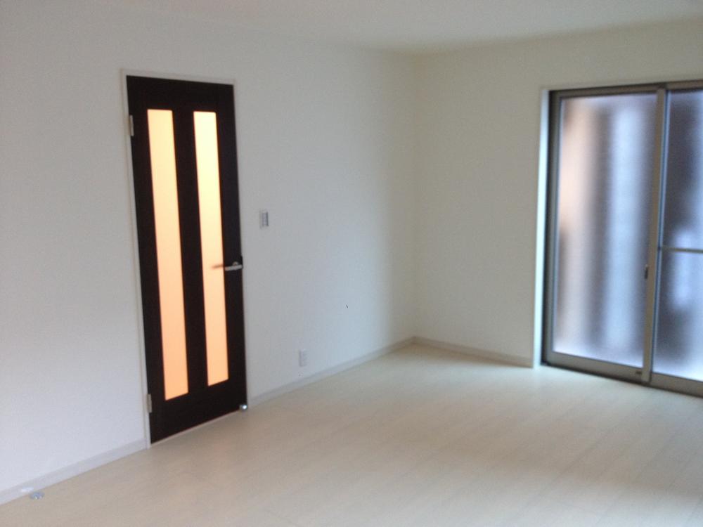 Same specifications photos (living)