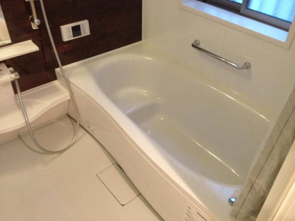 Same specifications photo (bathroom)