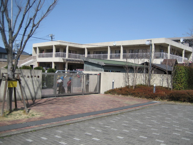 kindergarten ・ Nursery. Continued Lutheran nursery school (kindergarten ・ 554m to the nursery)