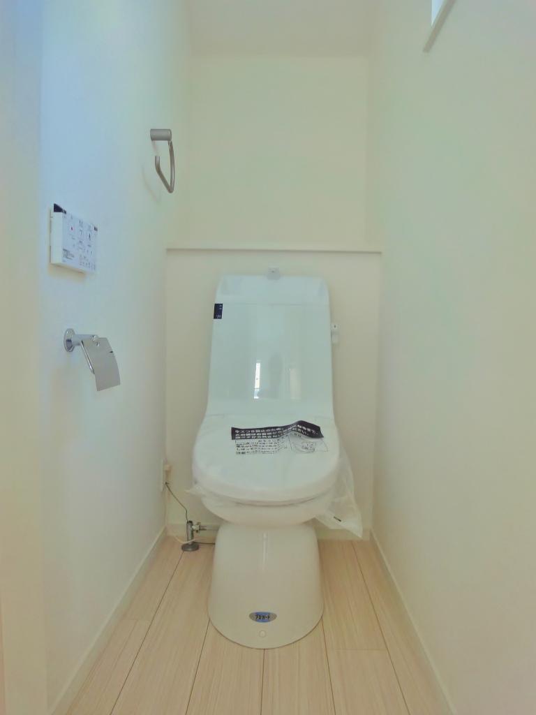 Toilet. B Building Local Photos