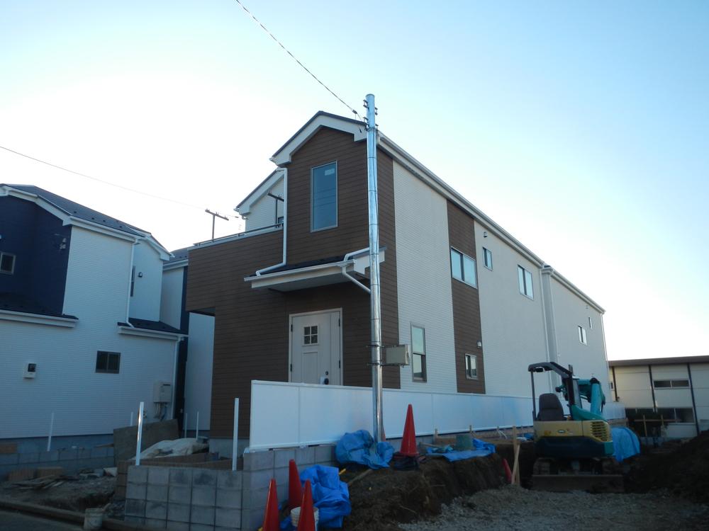 Local appearance photo. Local (11 May 2013) Shooting