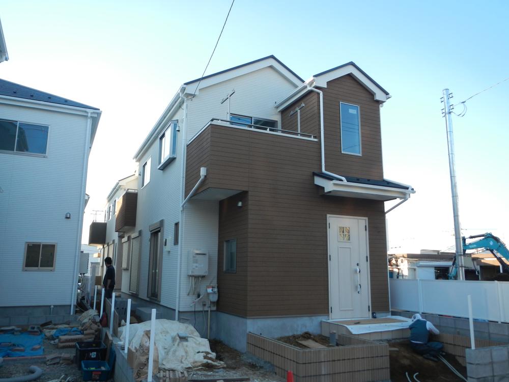 Local appearance photo. Local (11 May 2013) Shooting