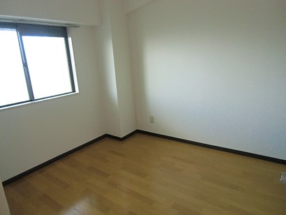 Other. Entrance next to the Western-style