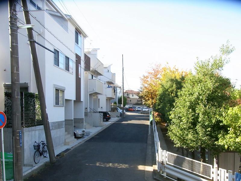 Local photos, including front road. Frontal road